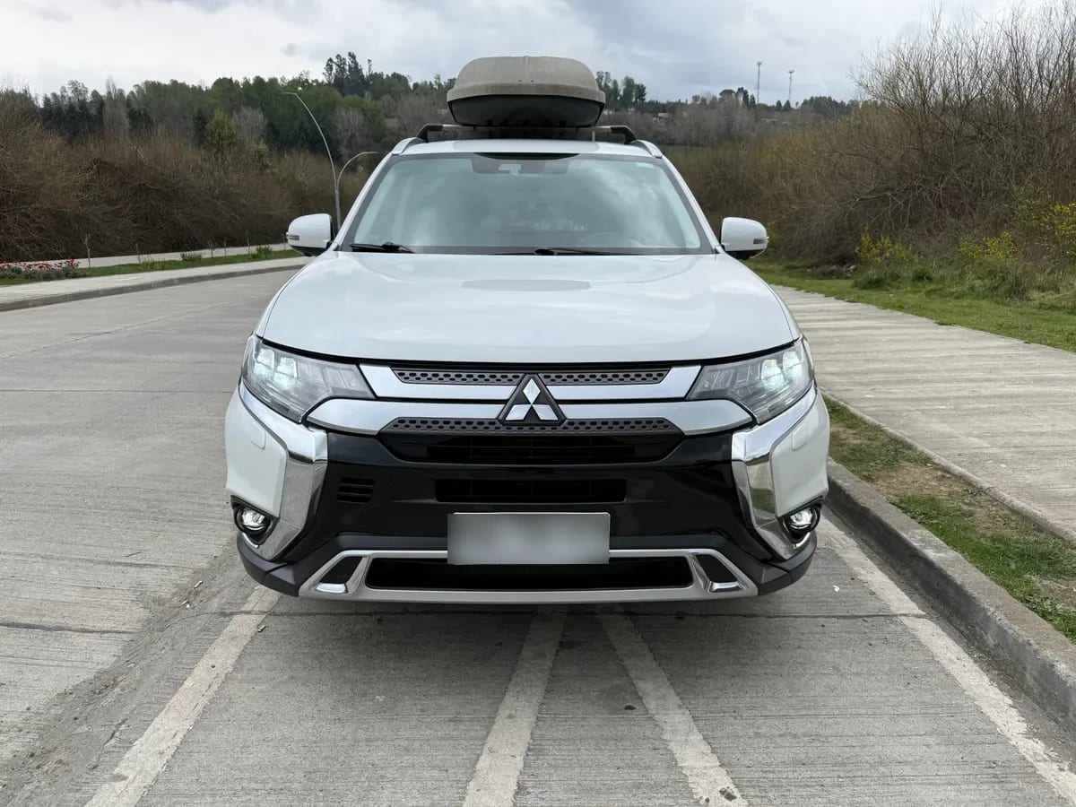 MITSUBISHI OUTLANDER 2.4 Glx + At 4x4 año 2022
