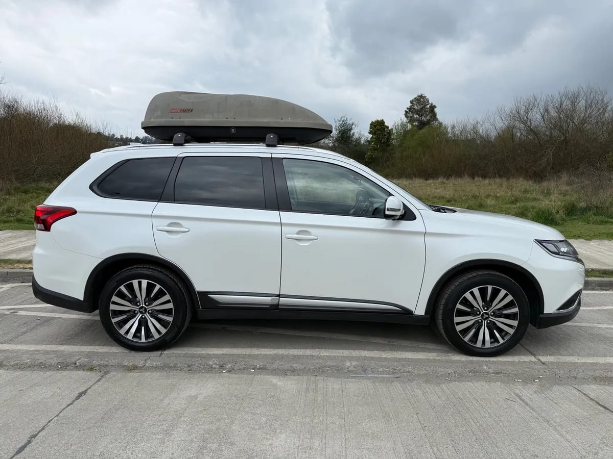 MITSUBISHI OUTLANDER 2.4 Glx + At 4x4 año 2022