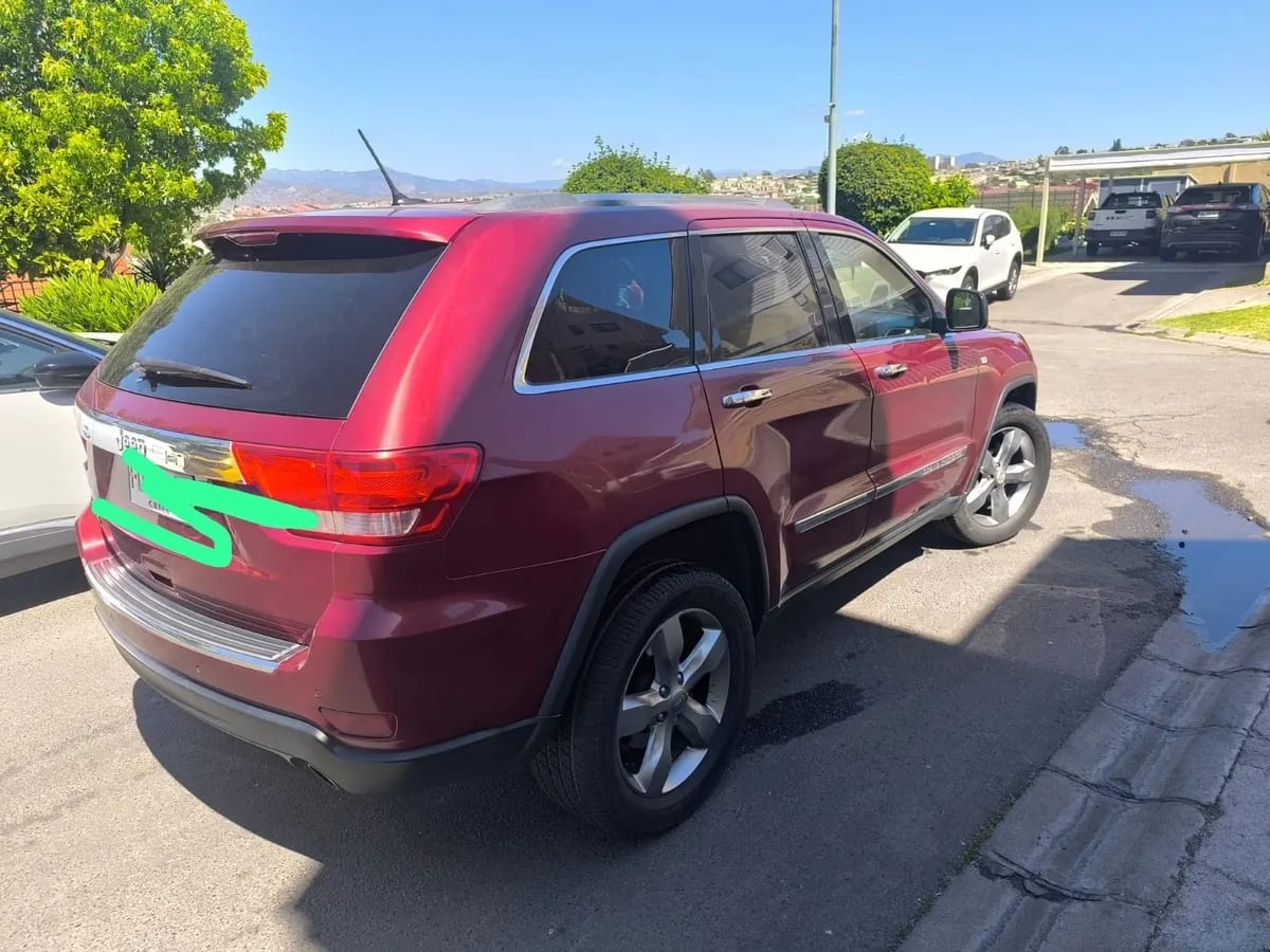 JEEP GRAND CHEROKEE 5.7 Overland At 4x4 año 2013