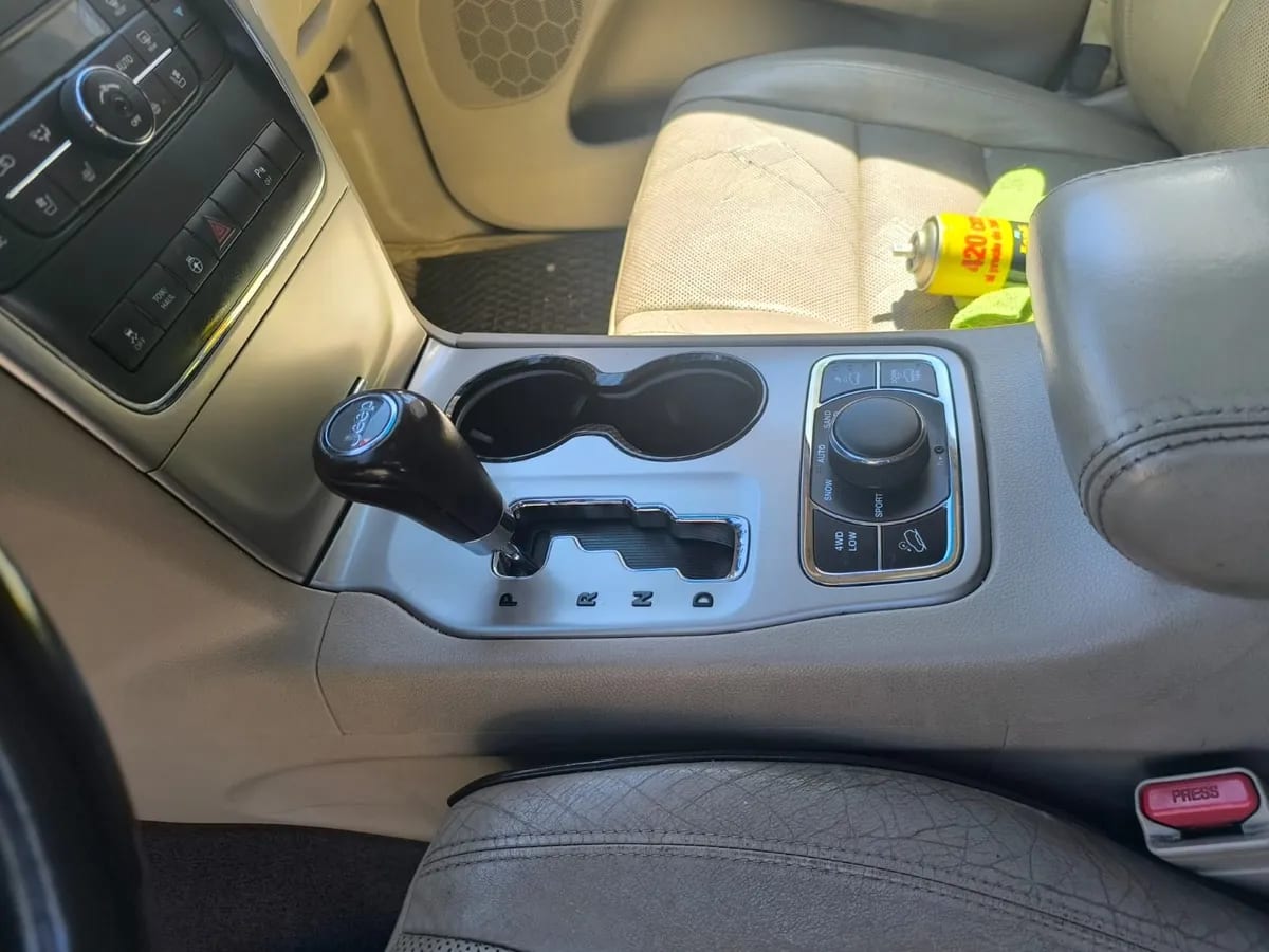 JEEP GRAND CHEROKEE 5.7 Overland At 4x4 año 2013