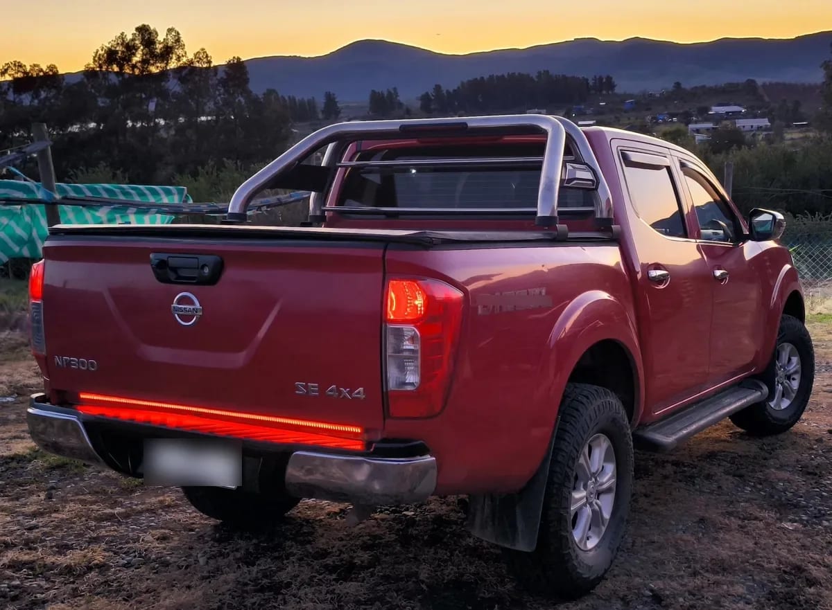 NISSAN NP300 2.3 Dsl Dc Se Mt 4wd año 2018