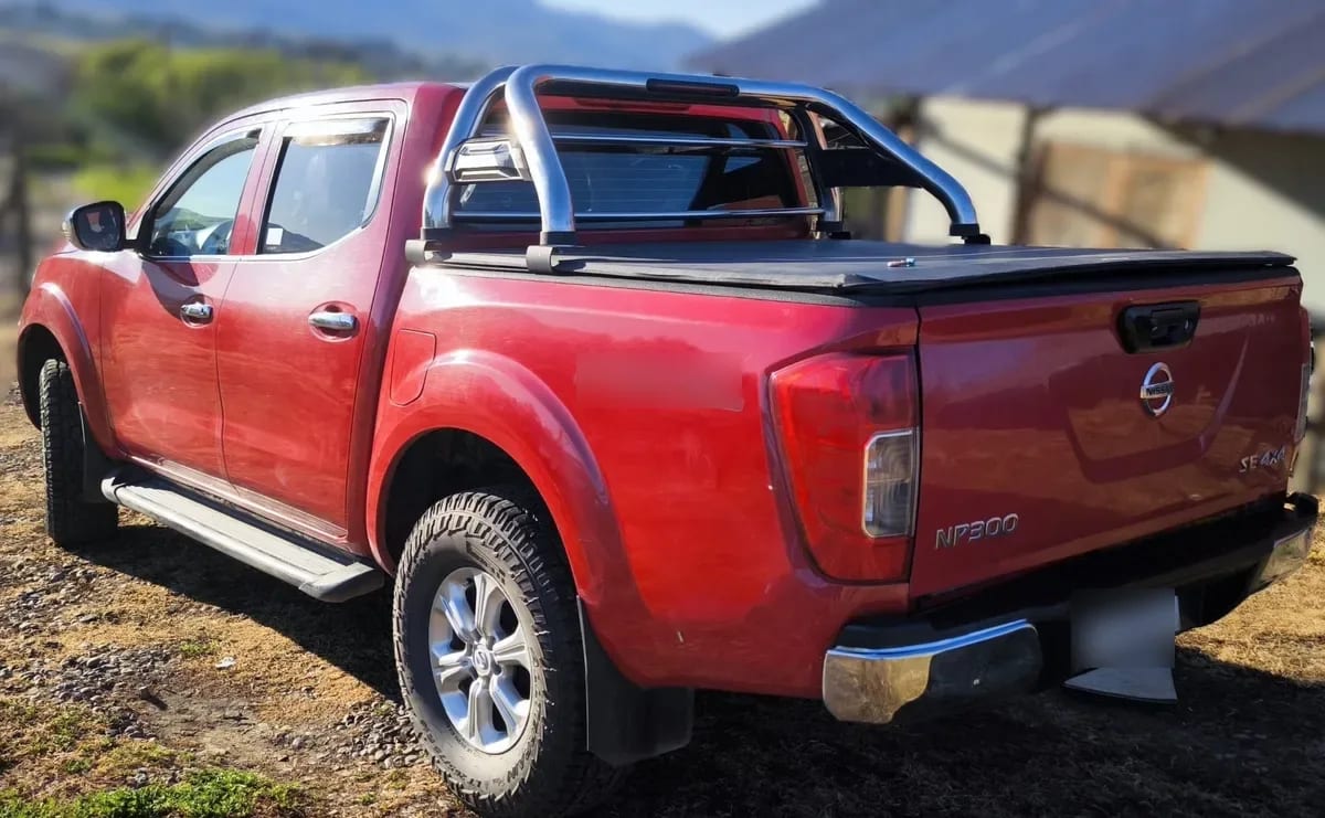 NISSAN NP300 2.3 Dsl Dc Se Mt 4wd año 2018