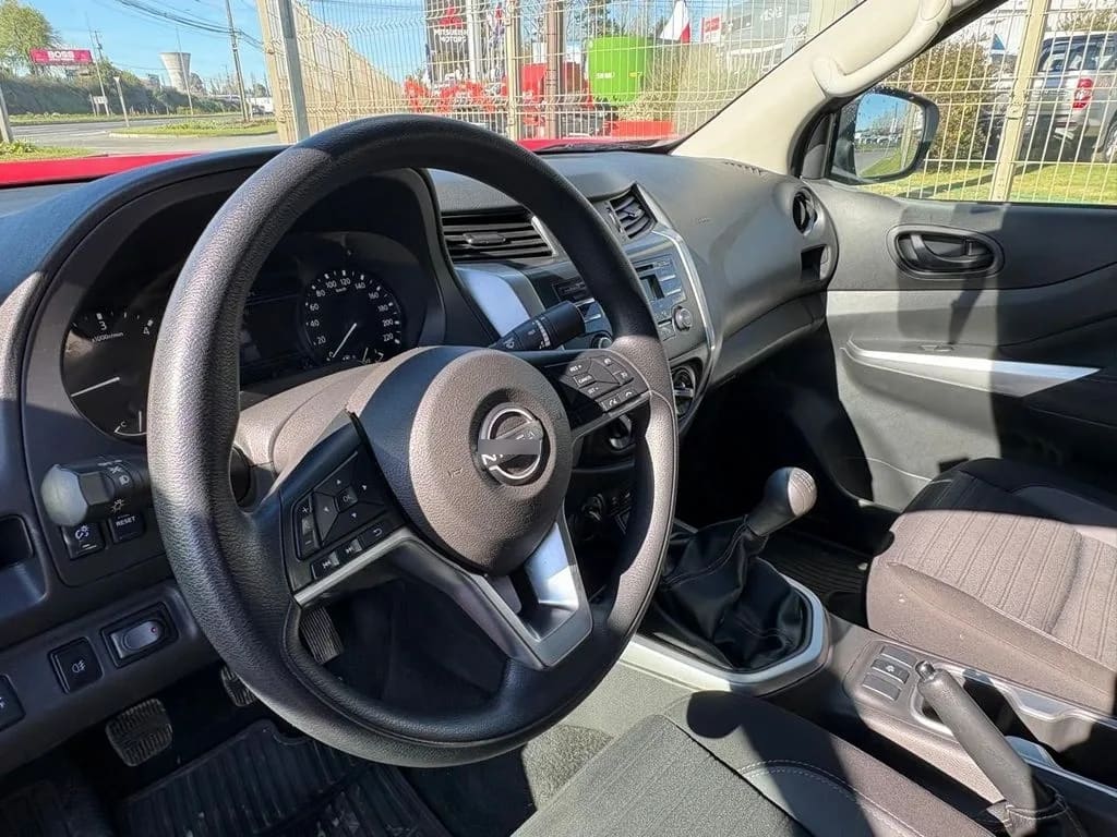 Nissan Navara Dc 2.3 Mt 4x4 año 2024