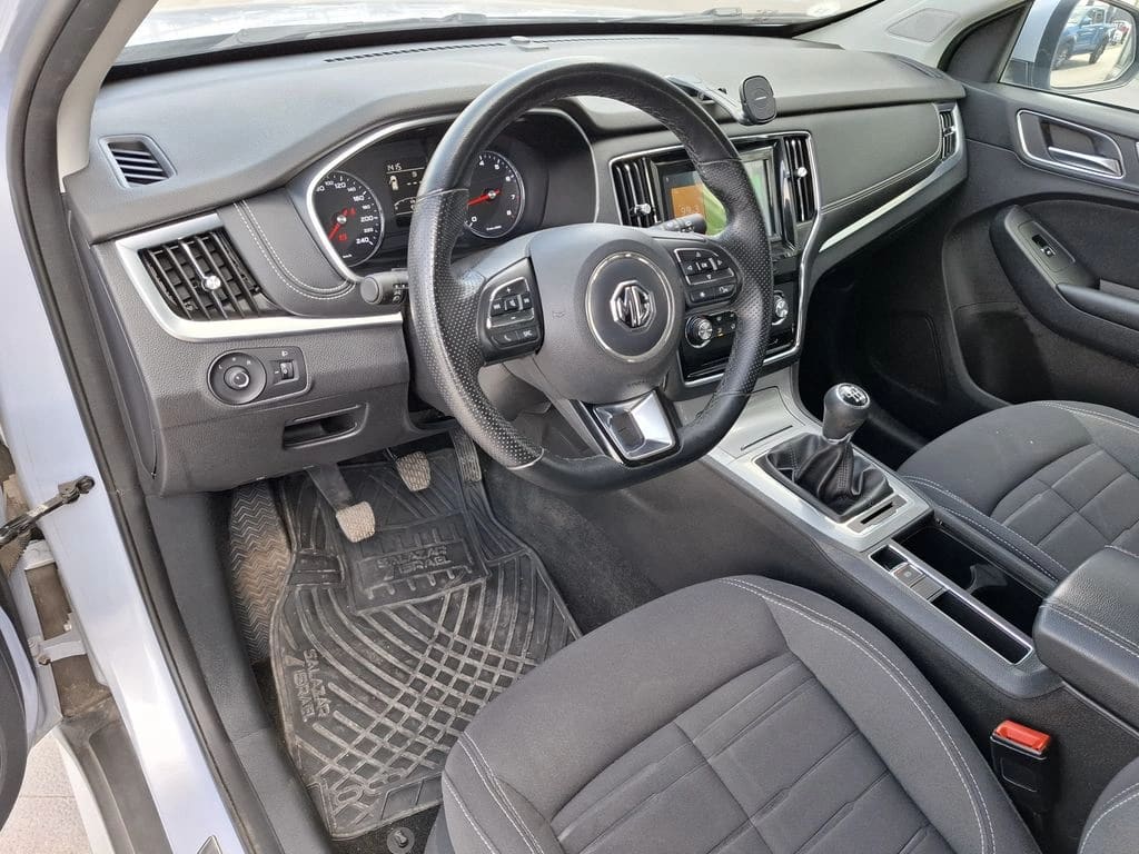 MG Rx5 Mt 1.5 T año 2023