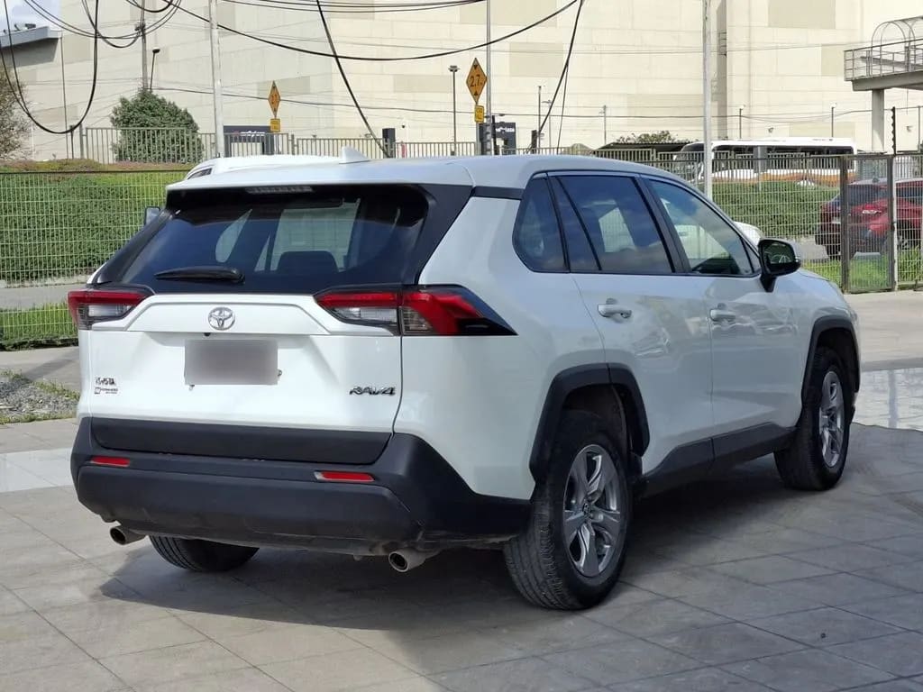 Toyota Rav4 Le año 2023
