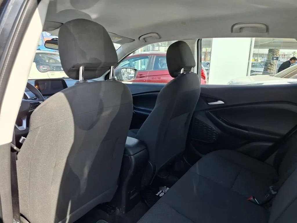 Chevrolet Tracker 1.2t Ls Mt 5p año 2022