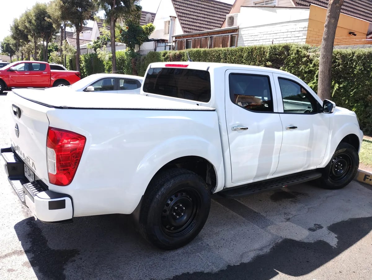 NISSAN NAVARA 2.3 Dc Xe Mt 4x2 Diesel año 2023