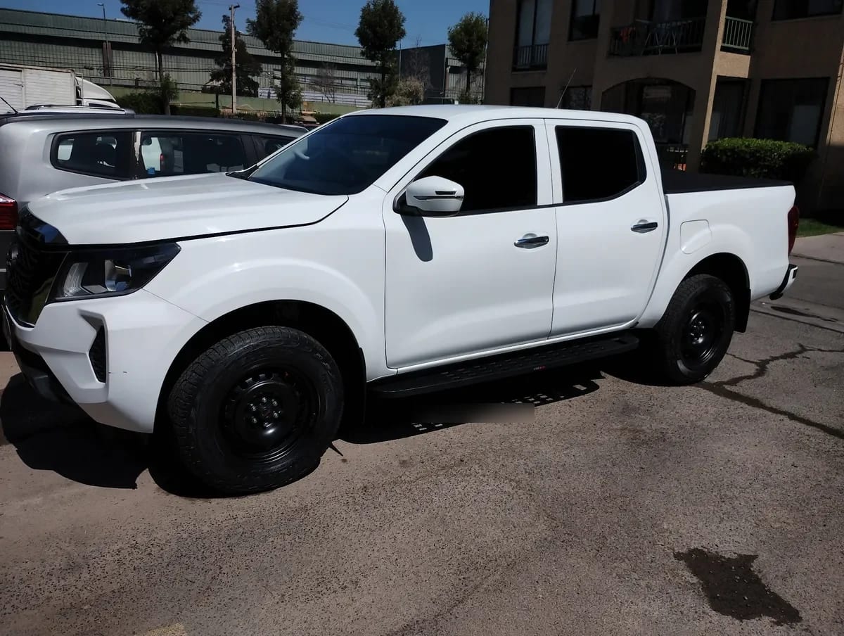 NISSAN NAVARA 2.3 Dc Xe Mt 4x2 Diesel año 2023