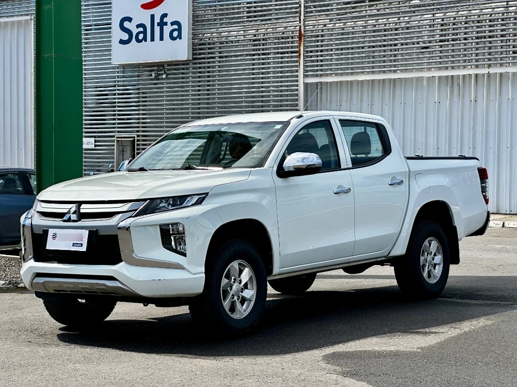 Mitsubishi L200 L200 4x2 Katana D/c 2.4 Td Mt Cr año 2023