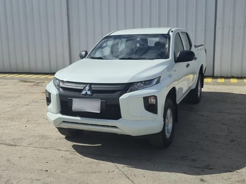 Mitsubishi L200 Katana Crm 4x4 2.4 año 2022