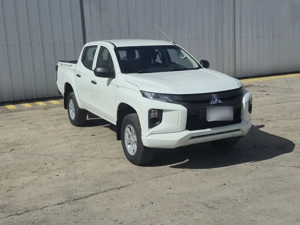 Mitsubishi L200 Katana Crm 4x4 2.4 año 2022