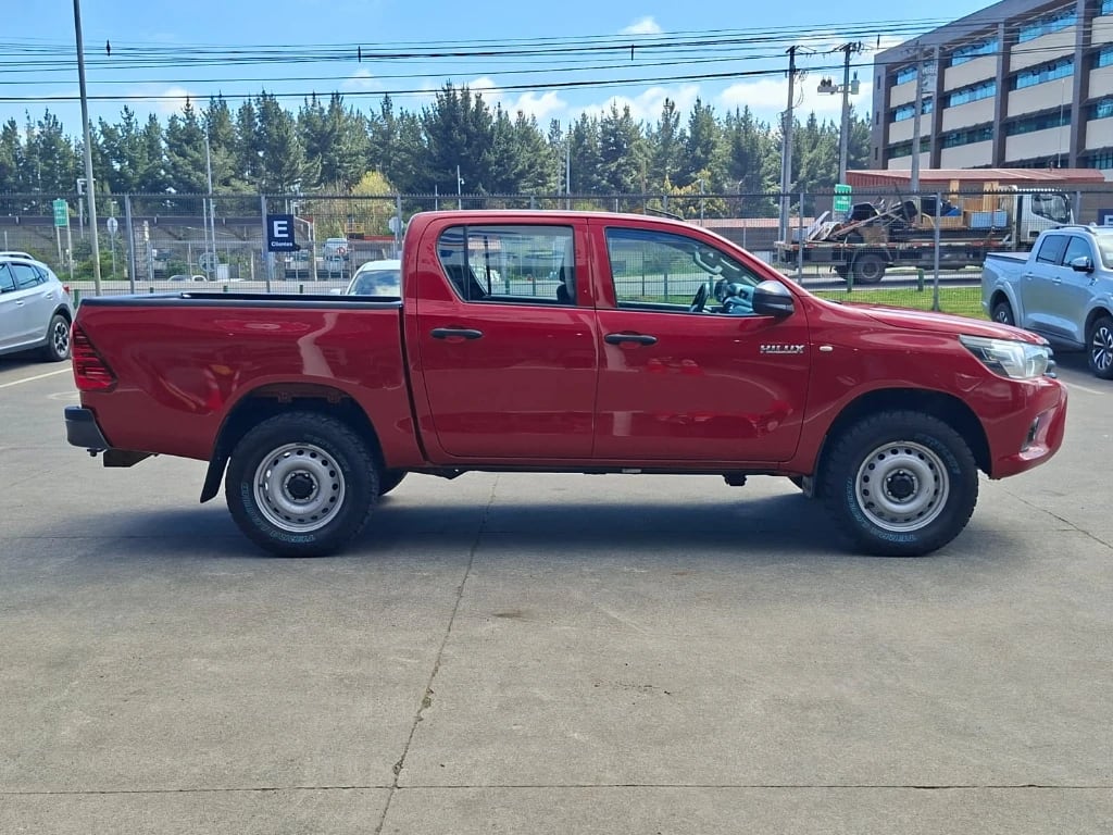 Toyota Hilux Dc 4x4 2.4 D Dx Mt año 2022