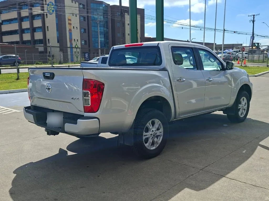 Nissan Navara Dc 4x4 2.3tdi Xe At año 2023