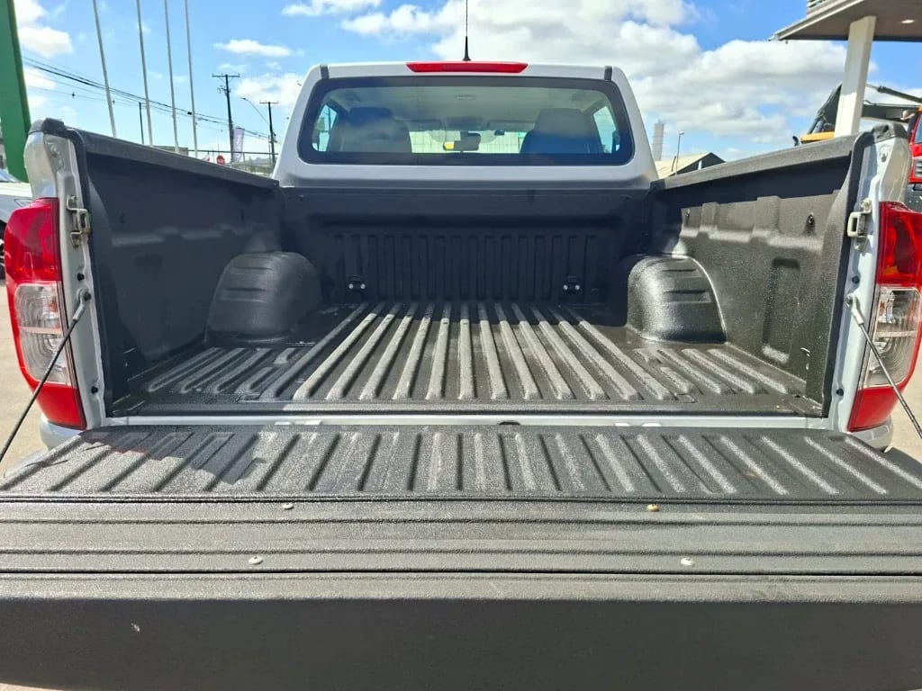 Nissan Navara Dc 4x4 2.3tdi Xe At año 2023