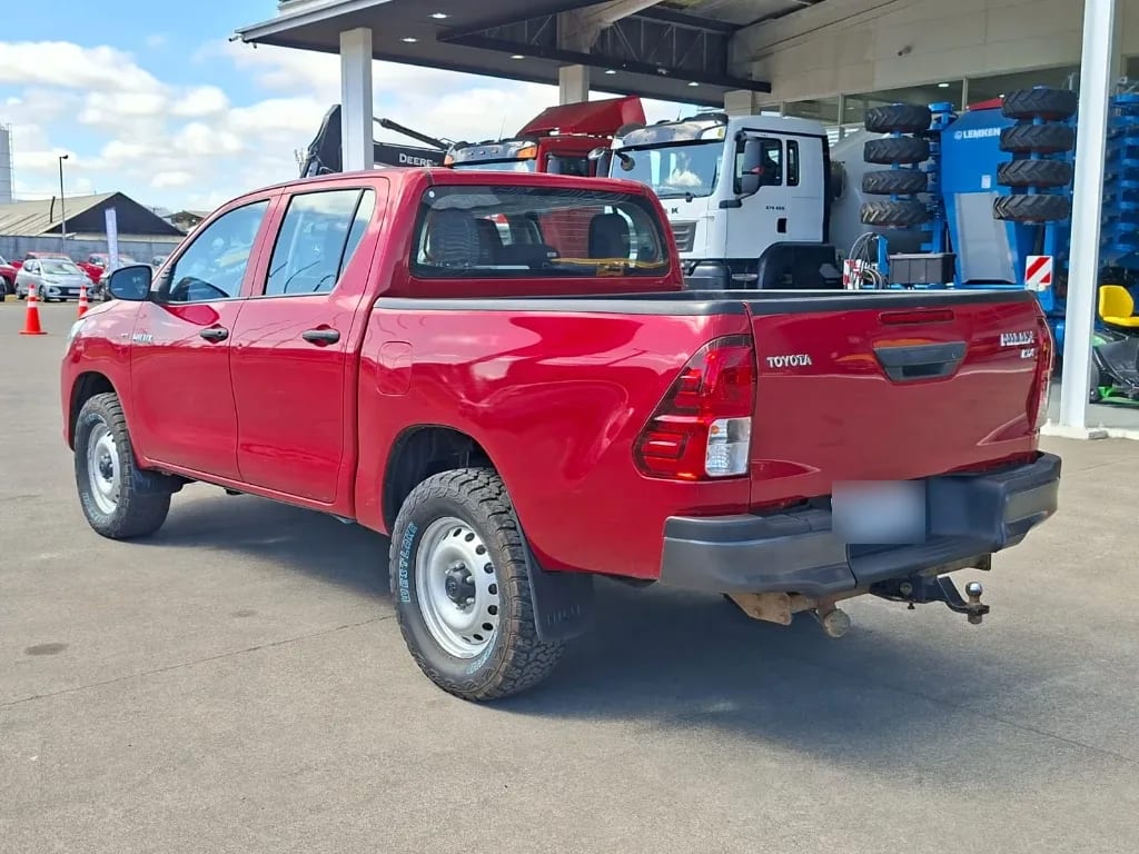 Toyota Hilux Dc 4x4 2.4 D Dx Mt año 2022
