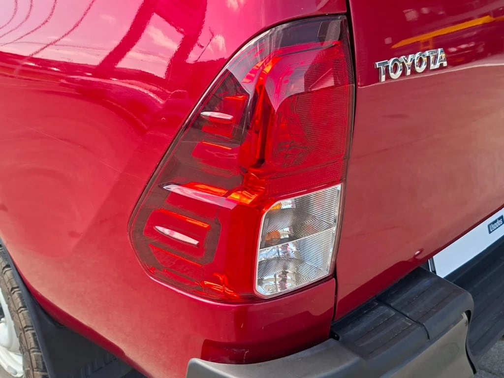 Toyota Hilux Dc 4x4 2.4 D Dx Mt año 2022