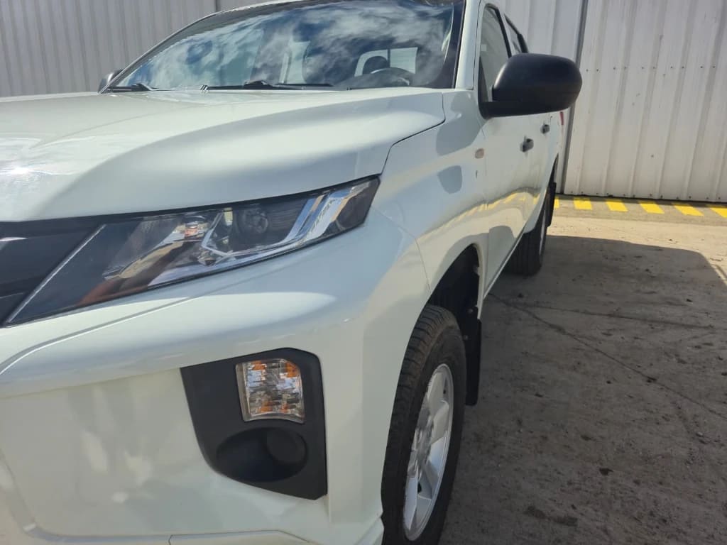 Mitsubishi L200 Katana Crm 4x4 2.4 año 2022