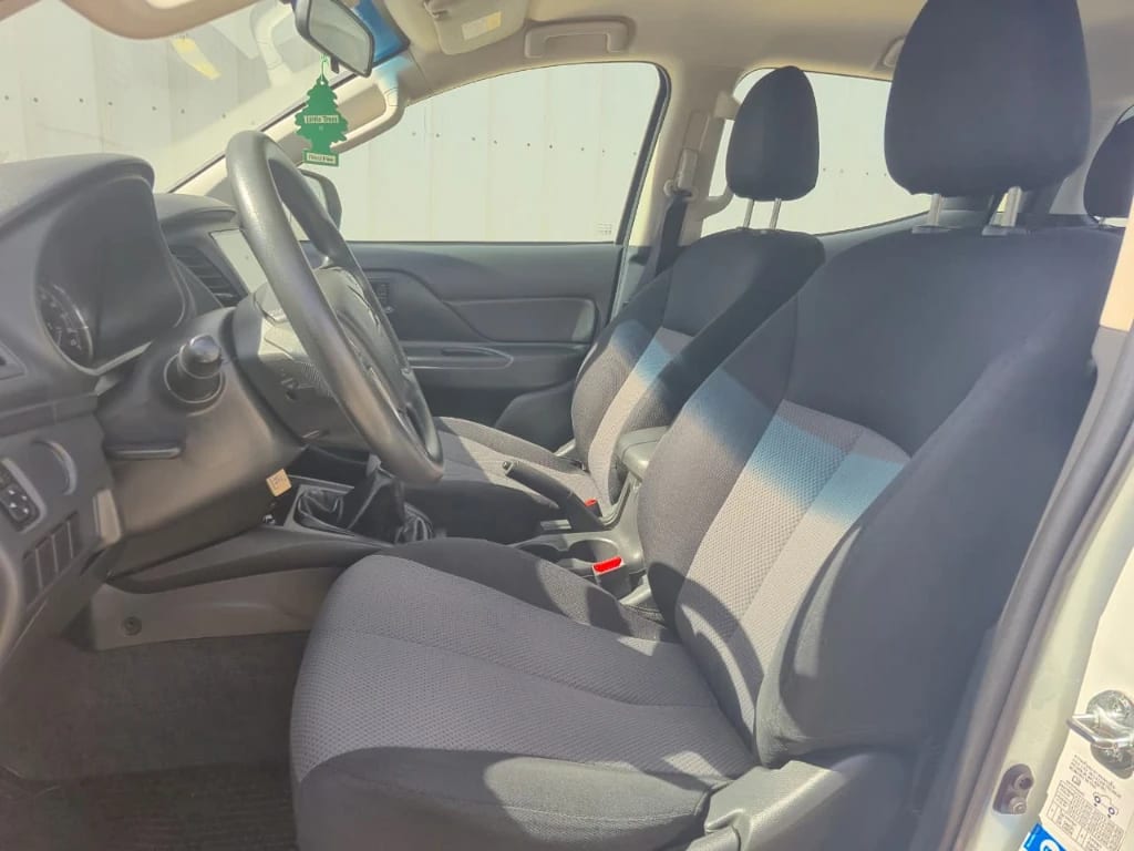 Mitsubishi L200 Katana Crm 4x4 2.4 año 2022