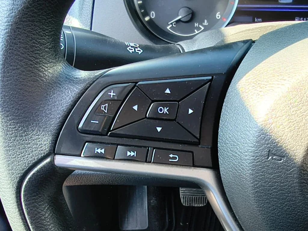 Nissan Navara Dc 4x2 2.3tdi Se año 2023