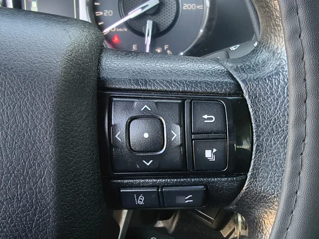 Toyota Hilux Dx Tss 4x2 Mt año 2023