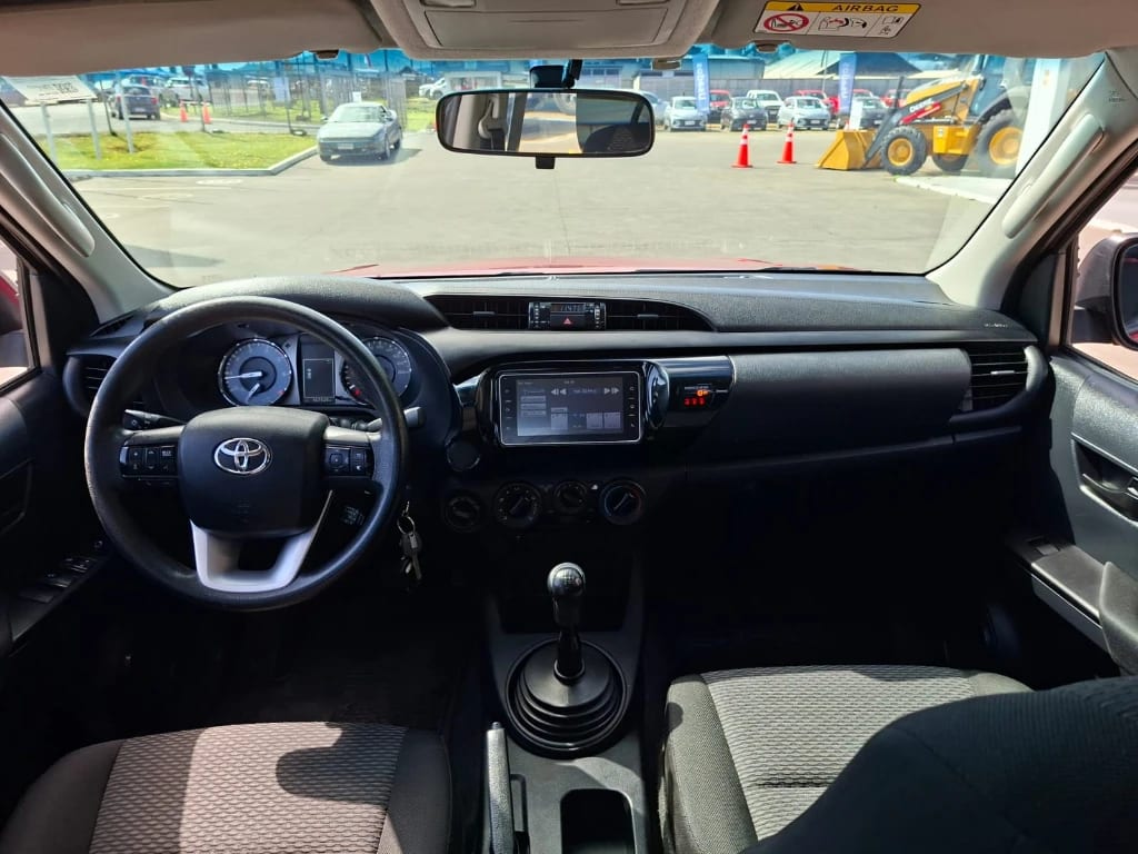 Toyota Hilux Dc 4x4 2.4 D Dx Mt año 2022