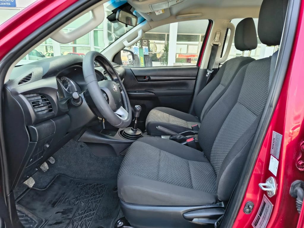 Toyota Hilux Dx Tss 4x2 Mt año 2023