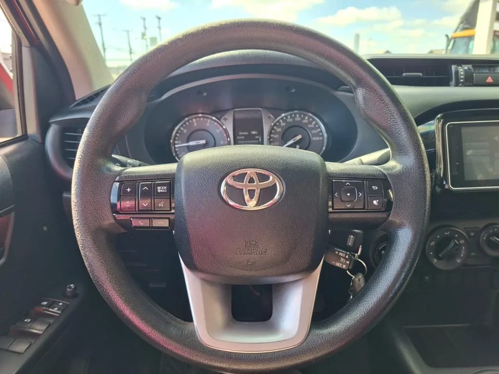 Toyota Hilux Dc 4x4 2.4 D Dx Mt año 2022