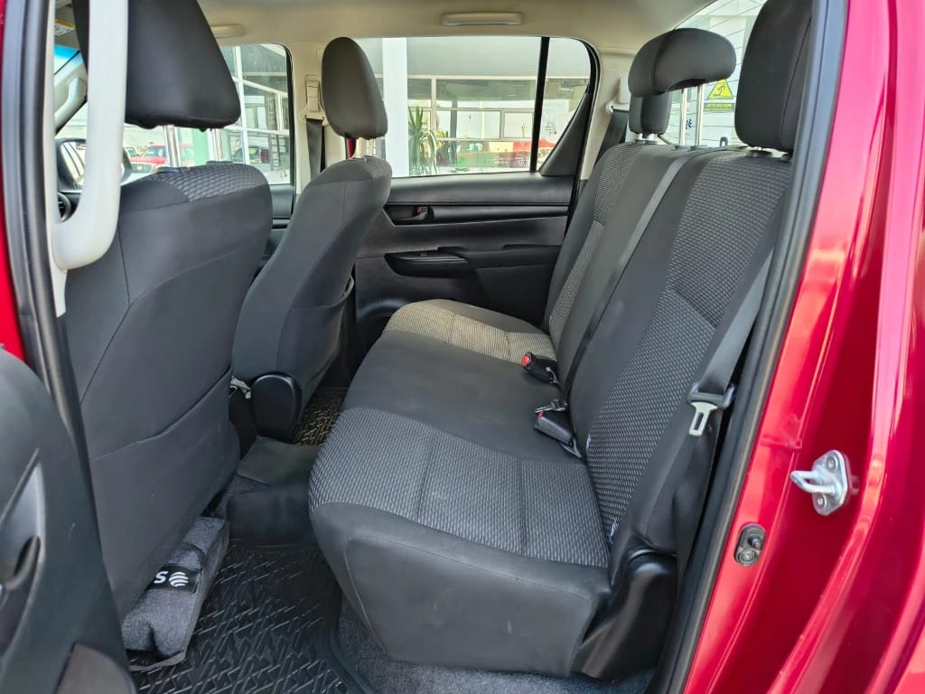 Toyota Hilux Dx Tss 4x2 Mt año 2023