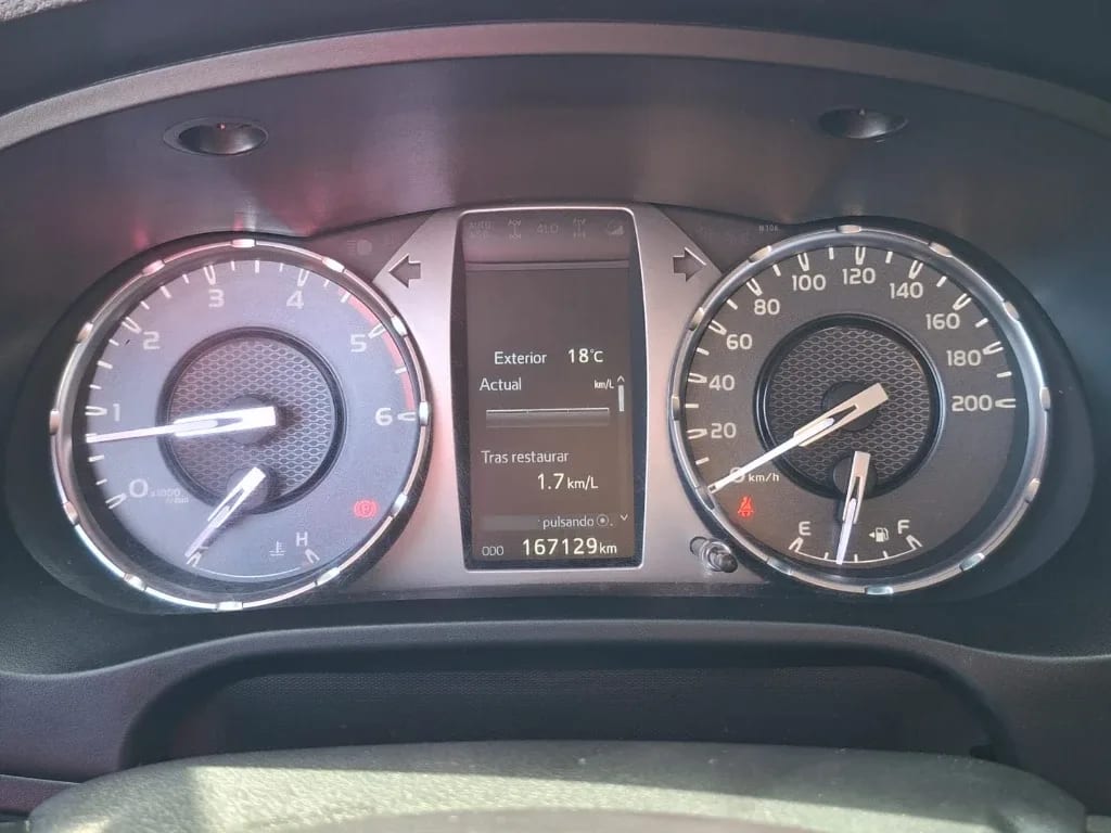 Toyota Hilux Dc 4x4 2.4 D Dx Mt año 2022