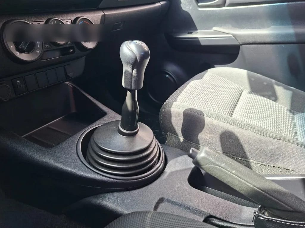 Toyota Hilux Dc 4x4 2.4 D Dx Mt año 2022