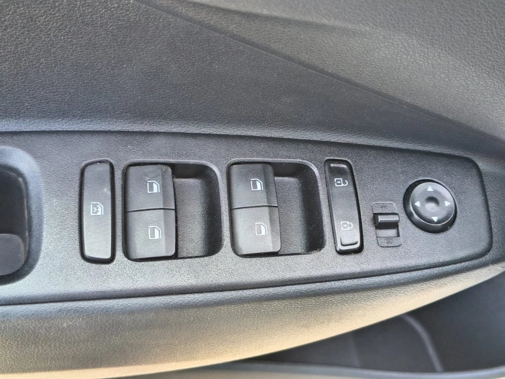 Hyundai Grand I10 I-10 Ai3 Hb 1.2 Mt Plus año 2023