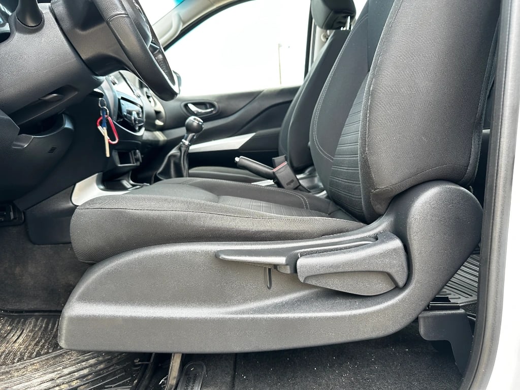 Nissan Navara Navara Dc 4x2 2.3tdi Xe año 2023
