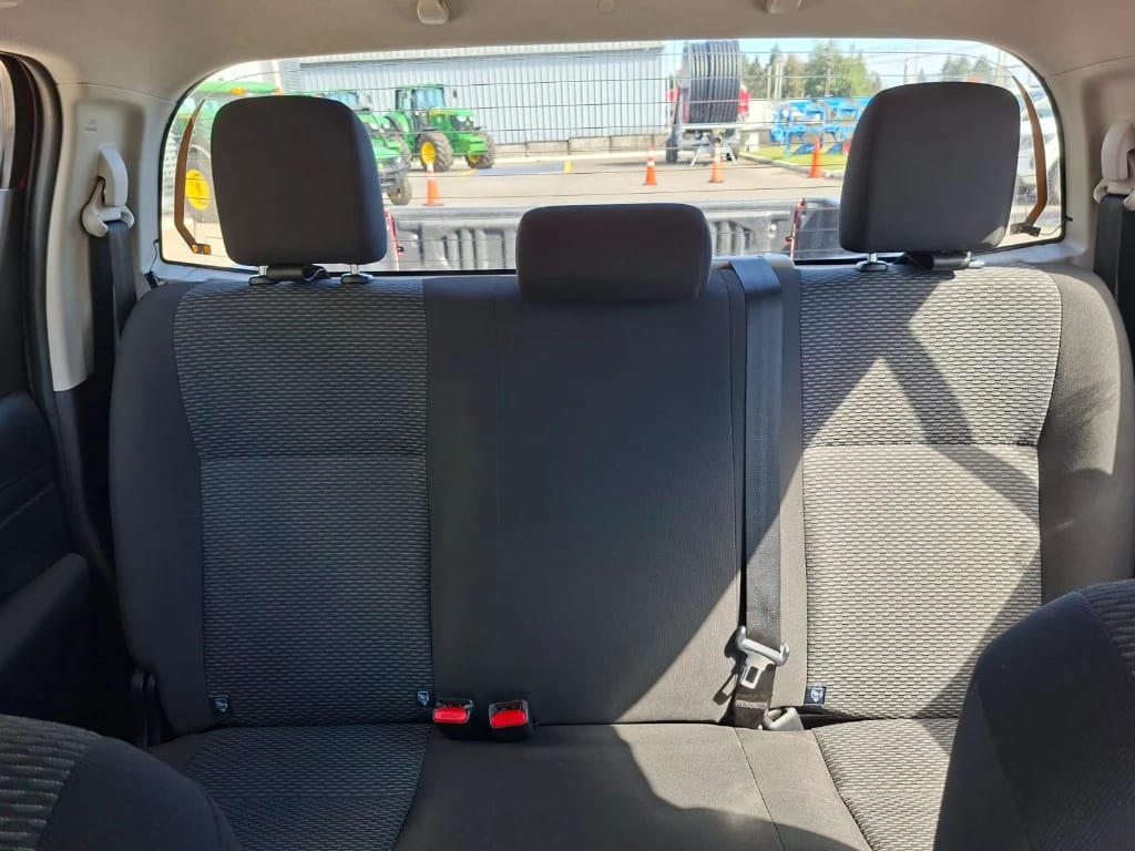 Toyota Hilux Dc 4x4 2.4 D Dx Mt año 2022
