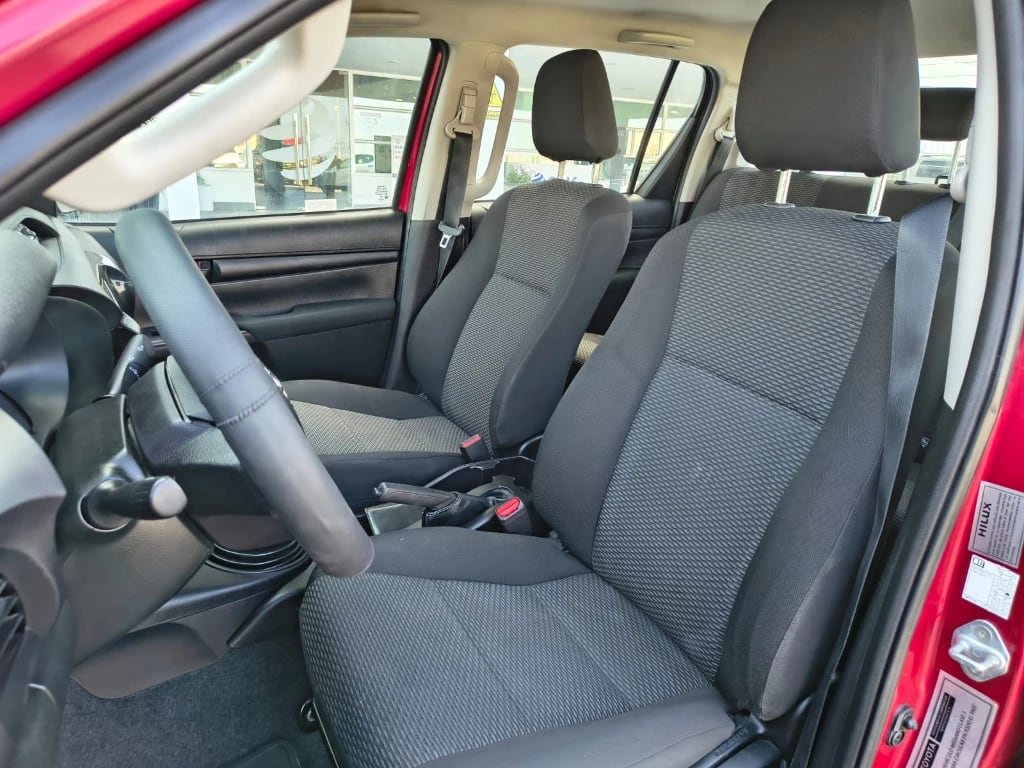 Toyota Hilux Dx Tss 4x2 Mt año 2023