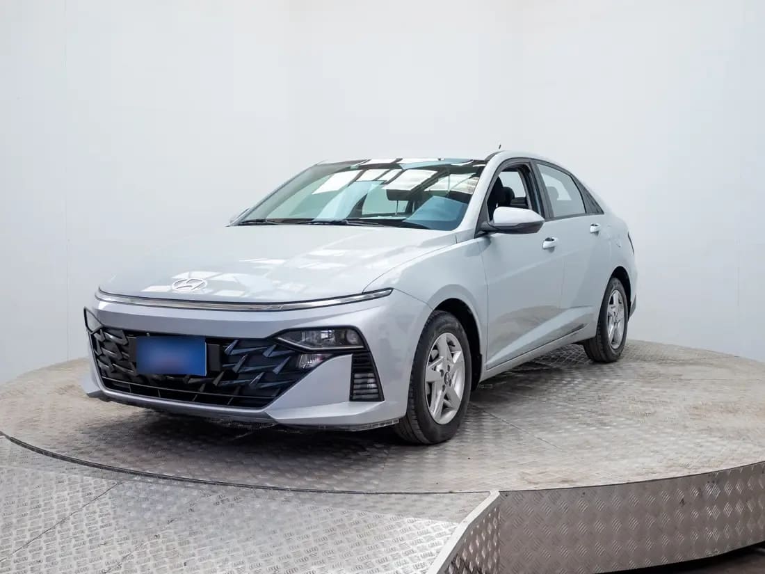 Hyundai Accent 1.5 Bn7i Plus Mt año 2025