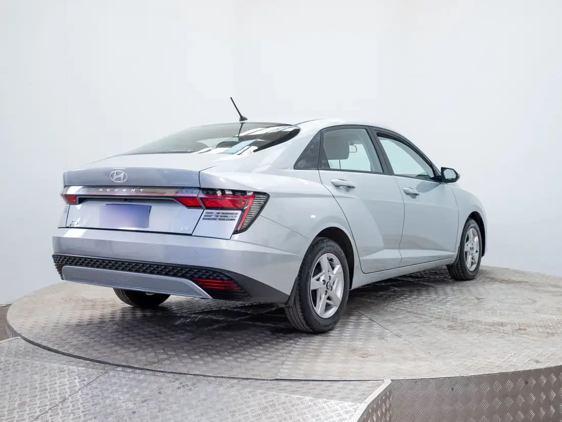 Hyundai Accent 1.5 Bn7i Plus Mt año 2025