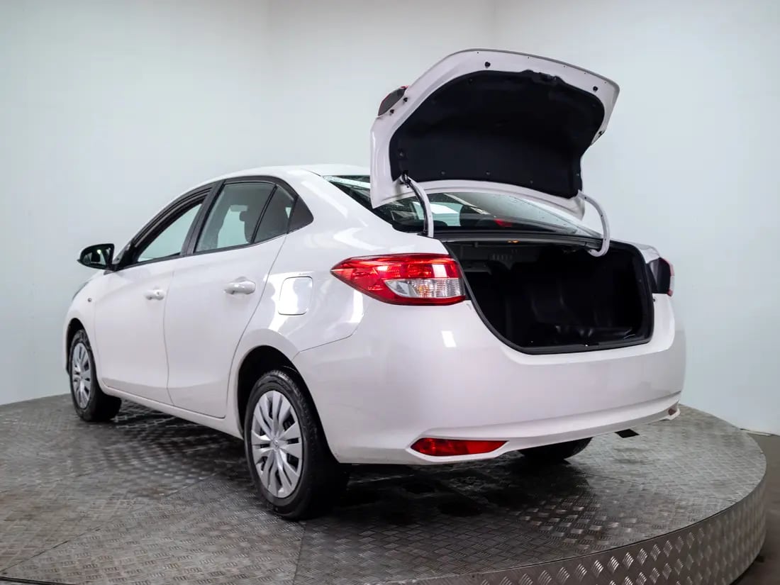 Toyota Yaris 1.5 Sedan Gli E Mt año 2022
