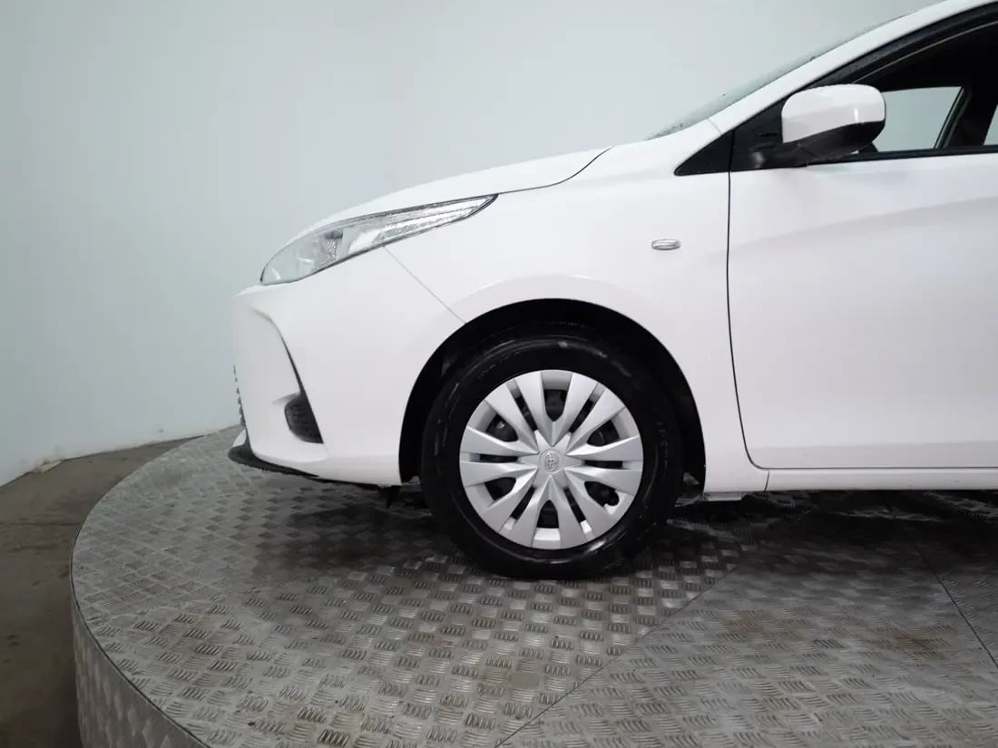 Toyota Yaris 1.5 Sedan Gli E Mt año 2022