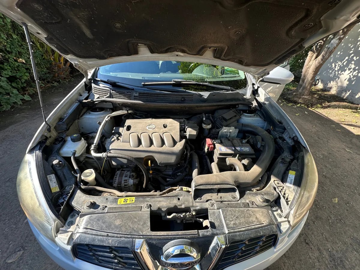 Nissan Qashqai 2.0 Ee Mt 4x2 año 2013