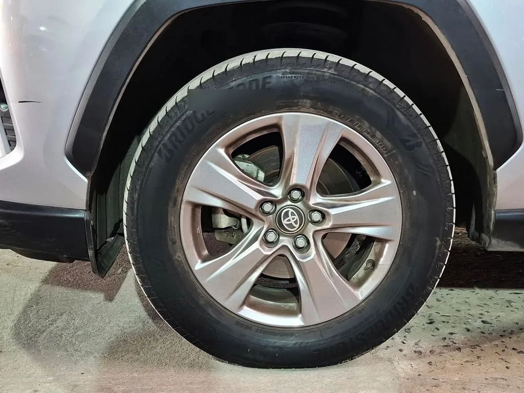 Toyota Rav4 Le año 2024