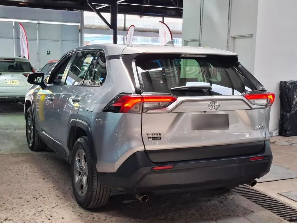 Toyota Rav4 Le año 2024