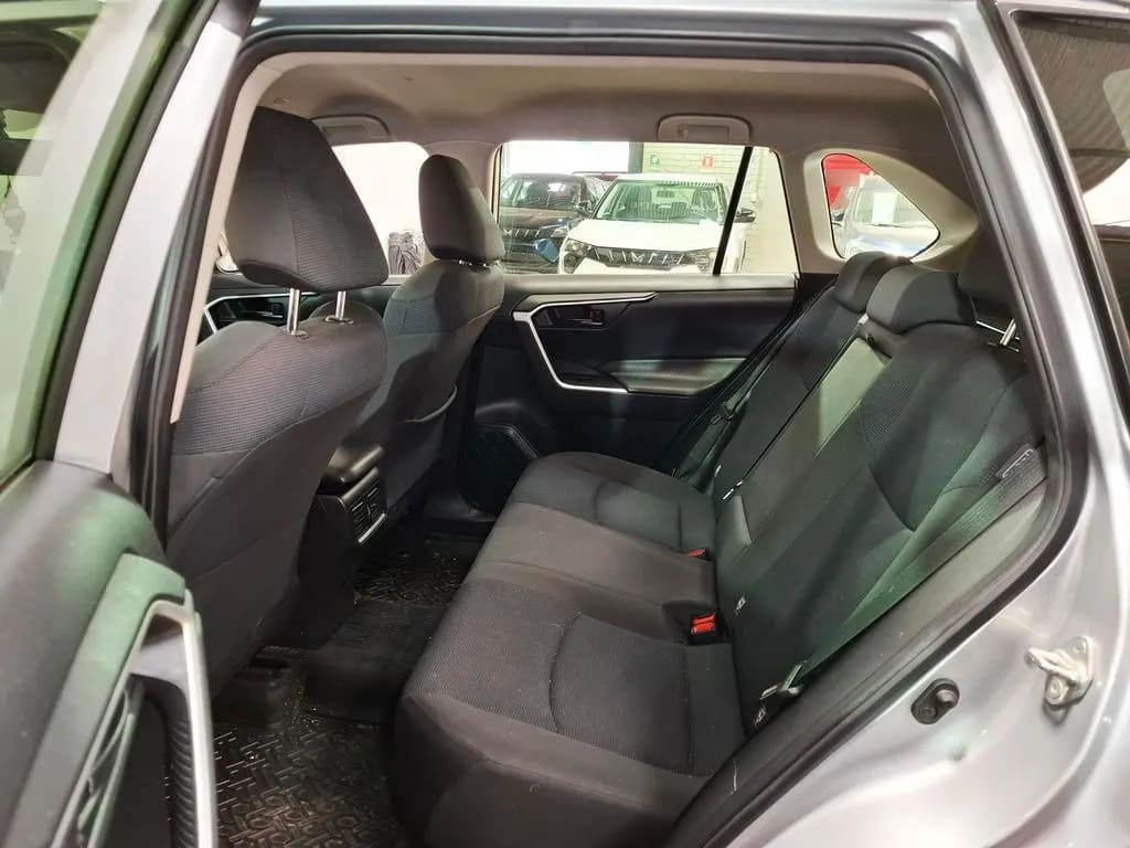 Toyota Rav4 Le año 2024