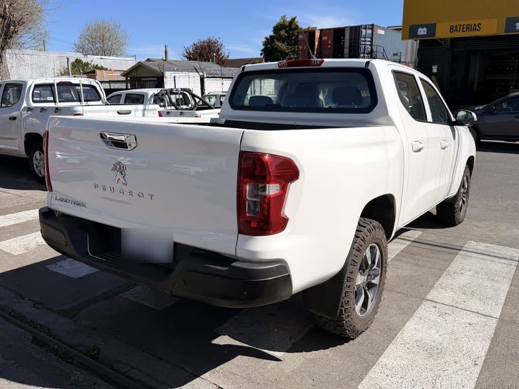 Peugeot Landtrek Active 4x4 año 2023