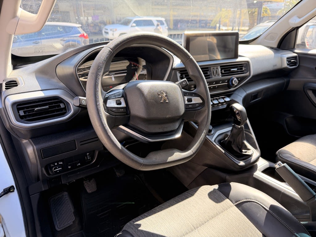 Peugeot Landtrek Active 4x4 año 2023