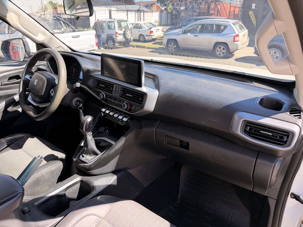 Peugeot Landtrek Active 4x4 año 2023