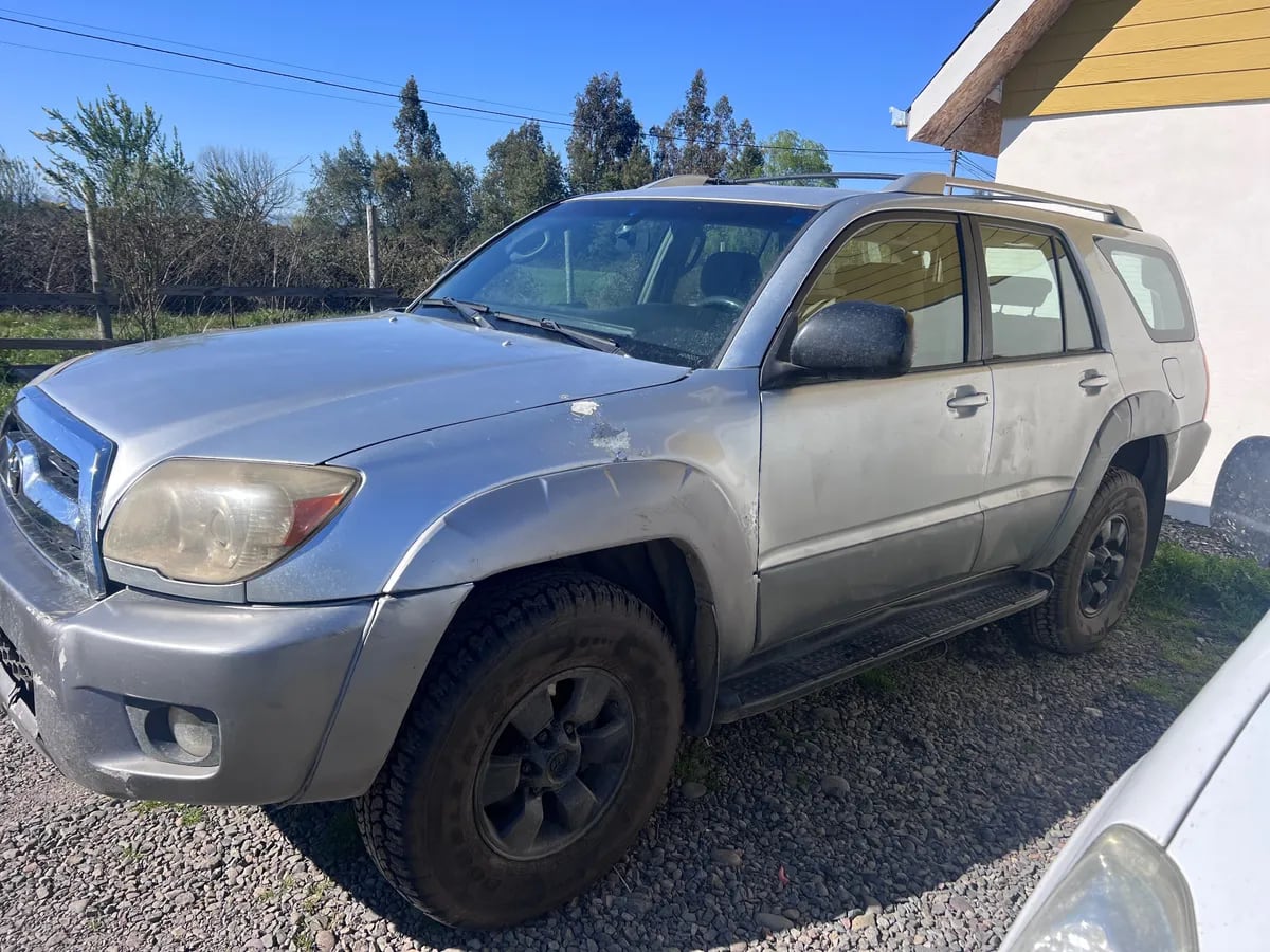 TOYOTA 4RUNNER No Sé La Versión año 2004