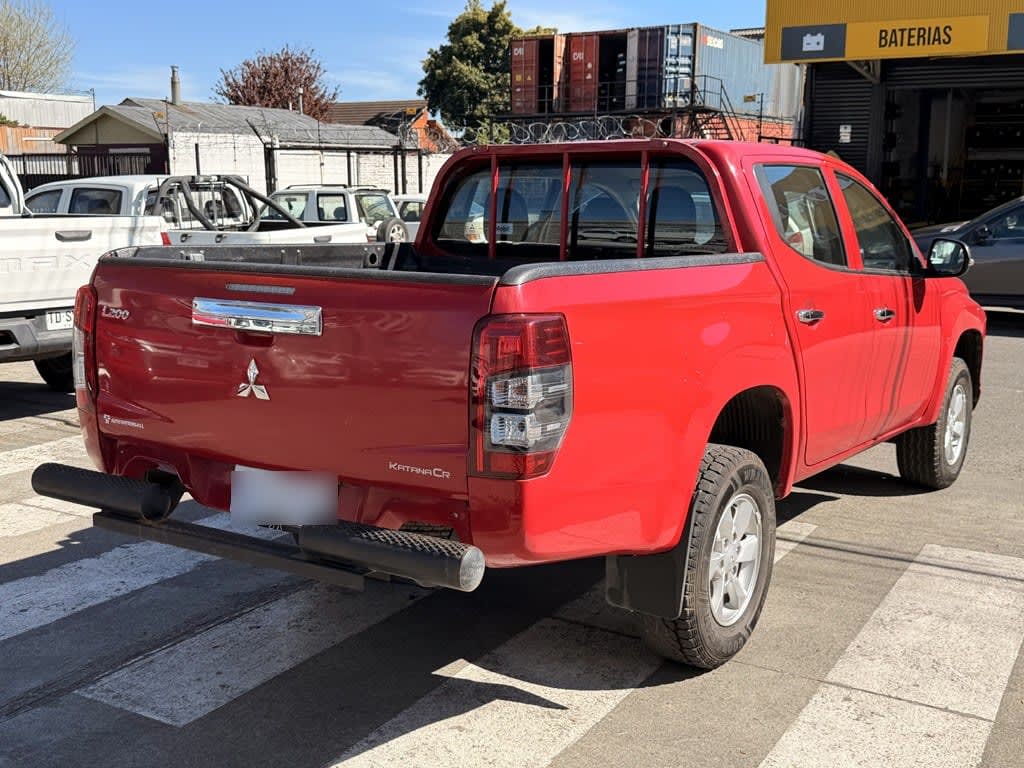 Mitsubishi L200 Katana Cr 2.4 4x2 año 2022