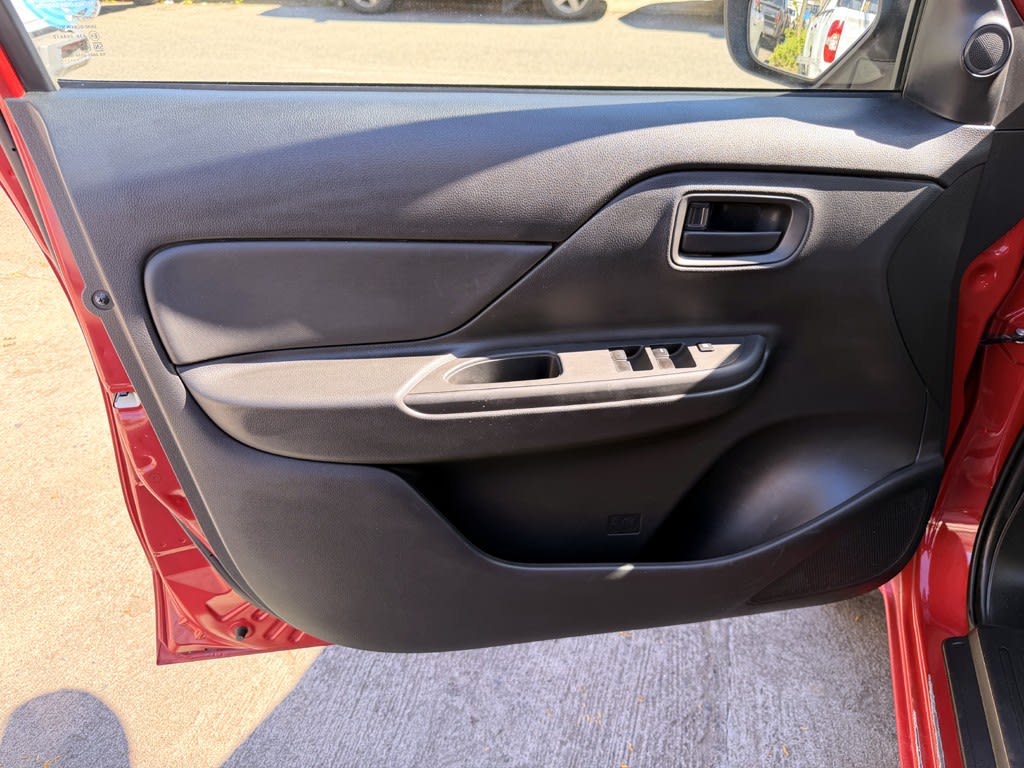 Mitsubishi L200 Katana Cr 2.4 4x2 año 2022