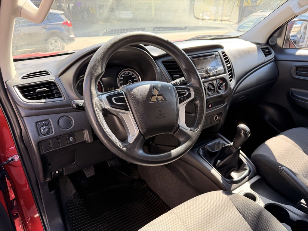 Mitsubishi L200 Katana Cr 2.4 4x2 año 2022