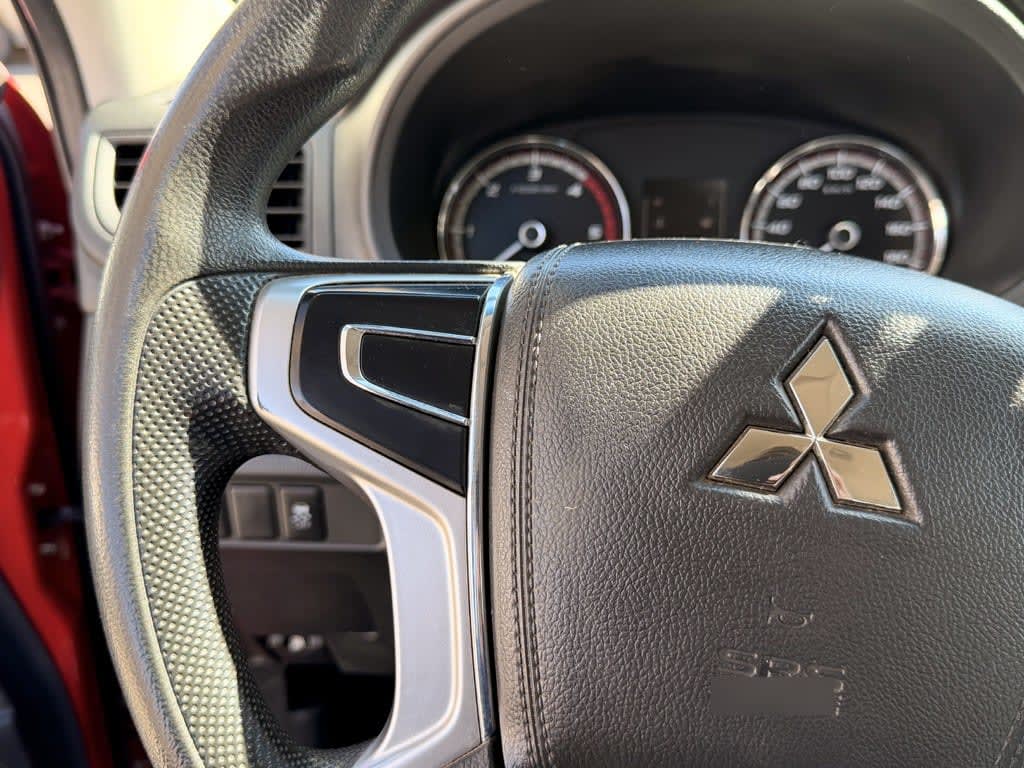 Mitsubishi L200 Katana Cr 2.4 4x2 año 2022